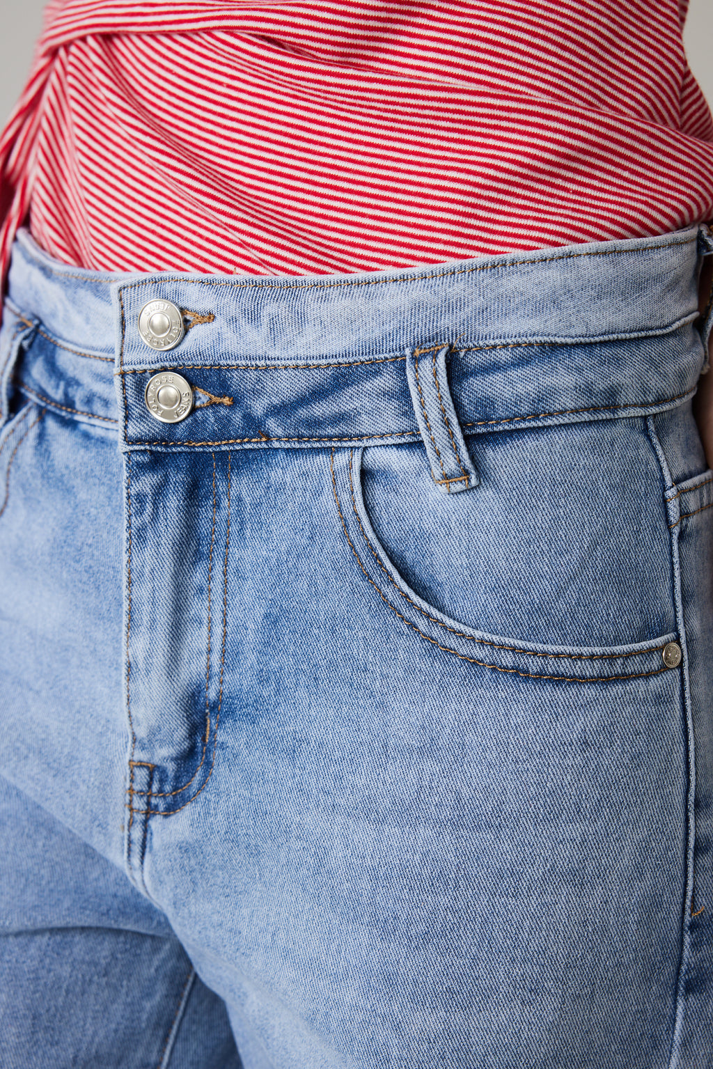 ROGUE STRAIGHT JEANS LICHTBLAUW