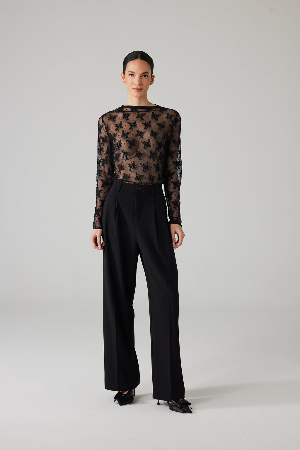 ELYN LACE TOP BLACK