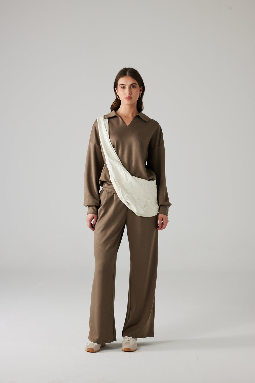 AIRA LOUNGE SET KHAKI