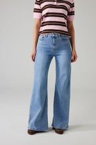NOVIRA WIDE LEG JEANS WITH STRETCH – LIGHT BLUE