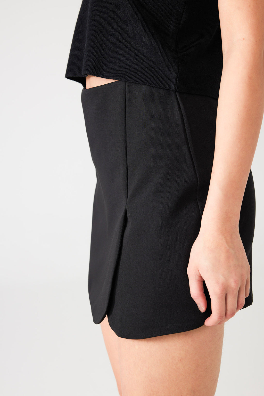 KAIA MINI SKIRT BLACK