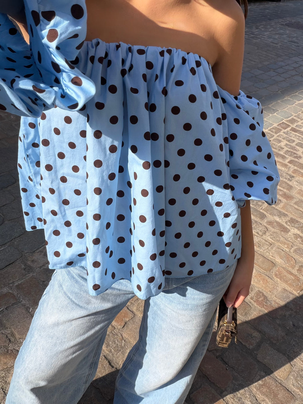 ARELLE OFF-SHOULDER CROPPED BLOUSE – POLKA DOTS (BLUE/BLACK)