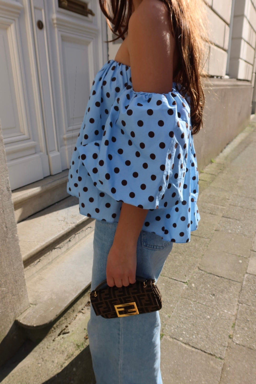 ARELLE OFF-SHOULDER CROPPED BLOUSE – POLKA DOTS (BLUE/BLACK)