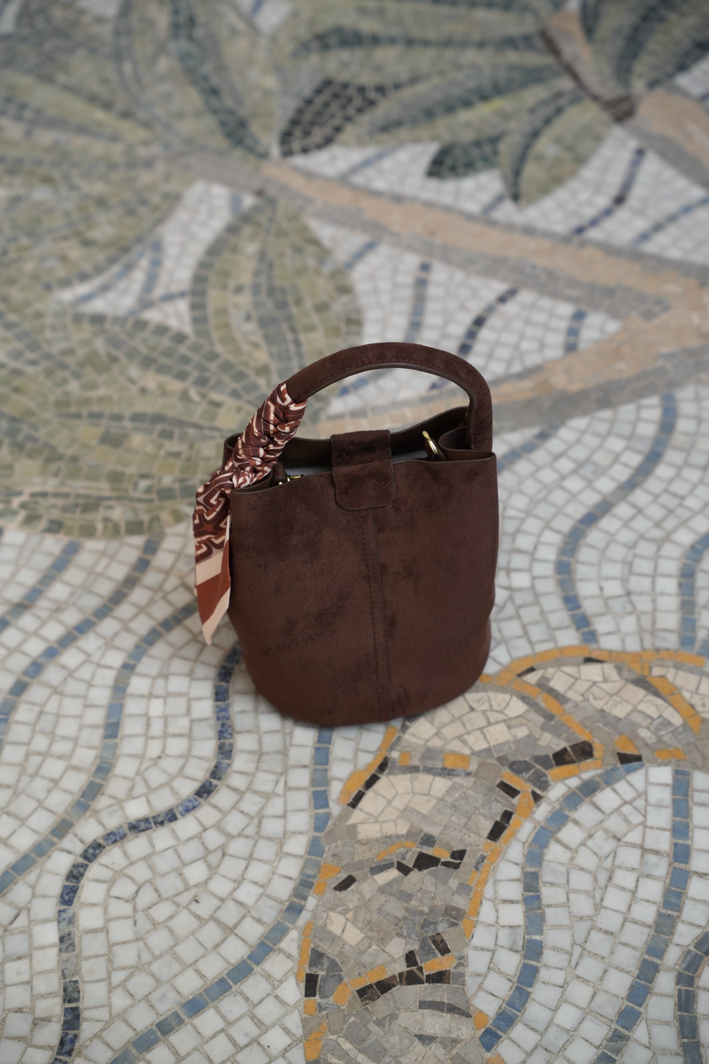 ELVORE SUEDE LOOK BUCKET BAG DARK BROWN INCLUDED WITH 2 STRAPS