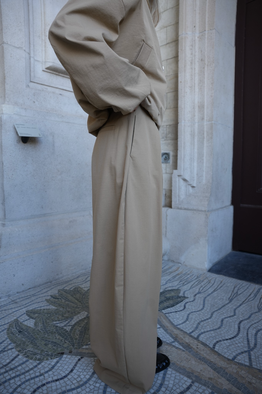 SOLENNE PLEATED TROUSERS BEIGE