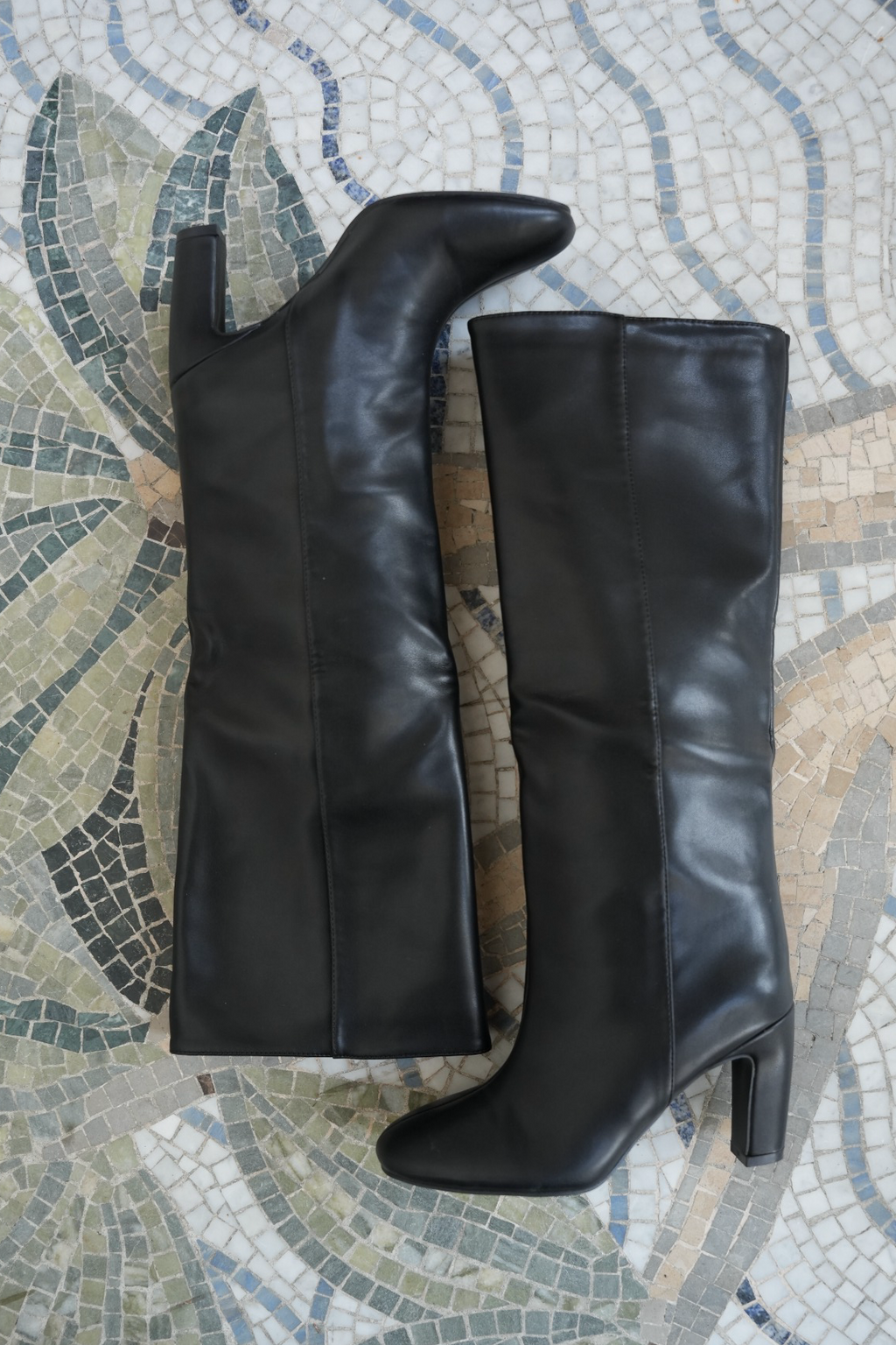 CELESTE HEELED BOOTS BLACK