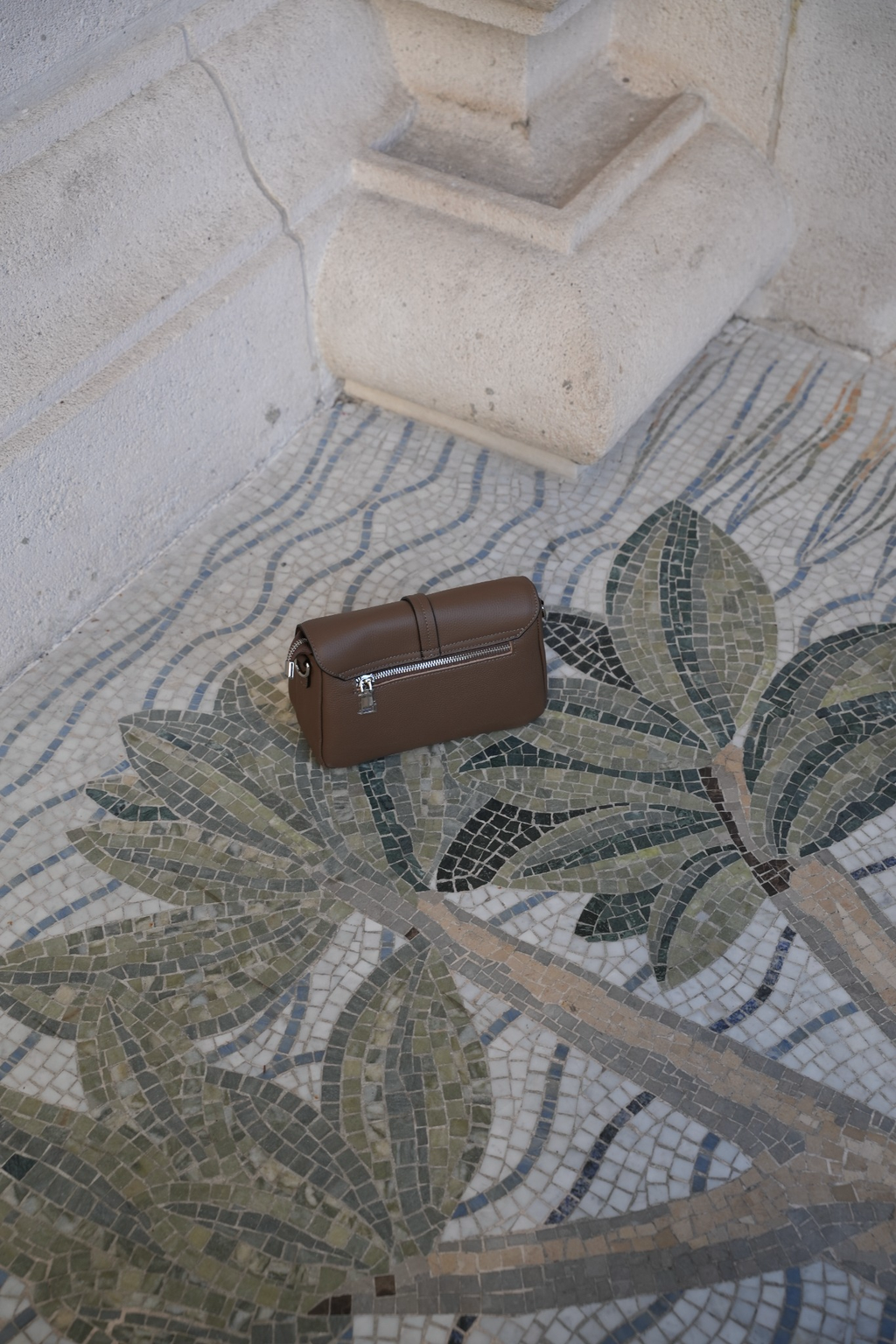 SORENNA CROSSBODY BAG TAUPE INCLUDED WITH 2 STRAPS