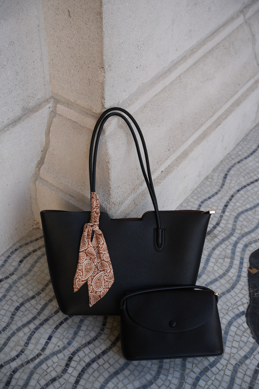 SELVARA TOTE BAG BLACK