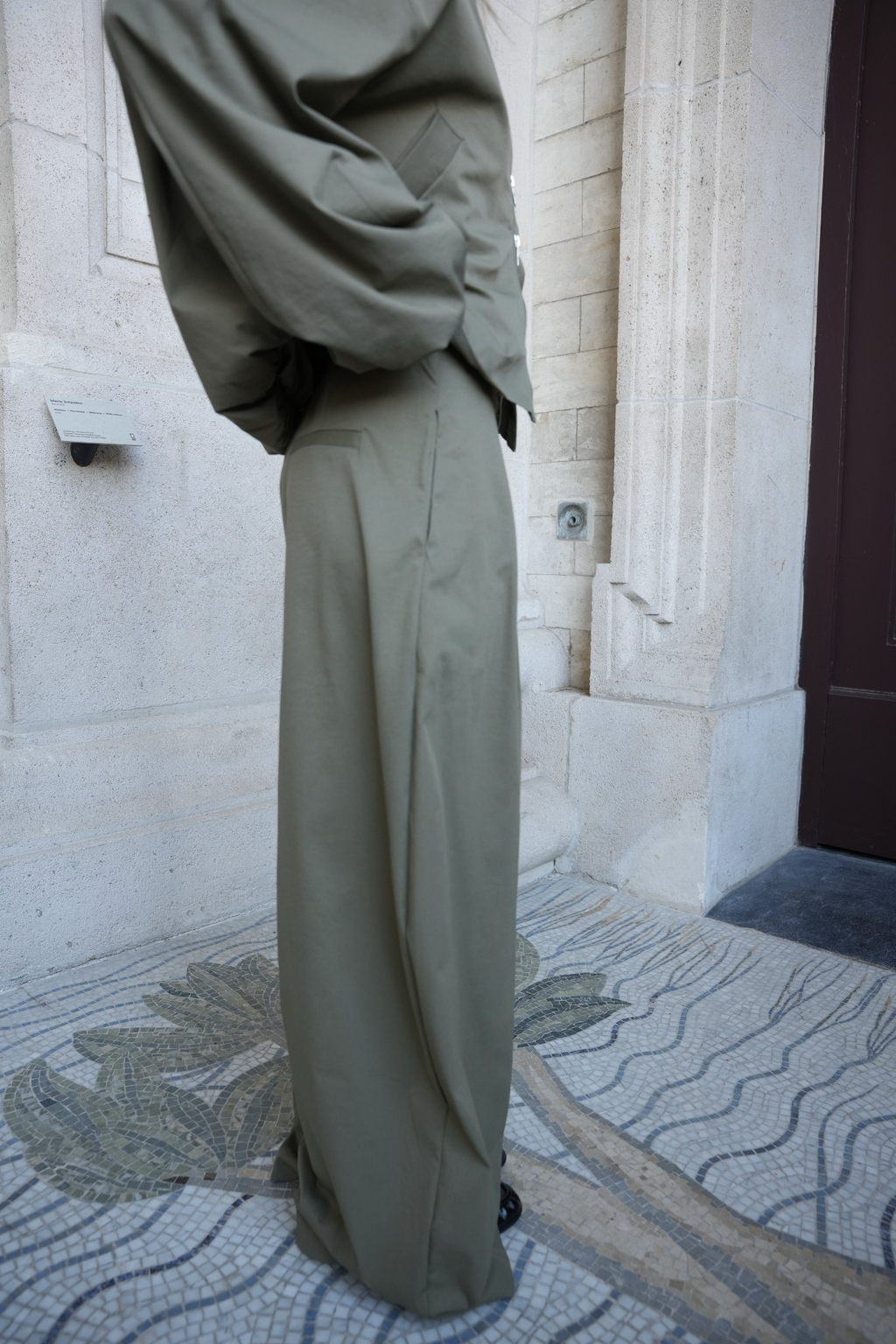 SOLENNE PLEATED TROUSERS KHAKI