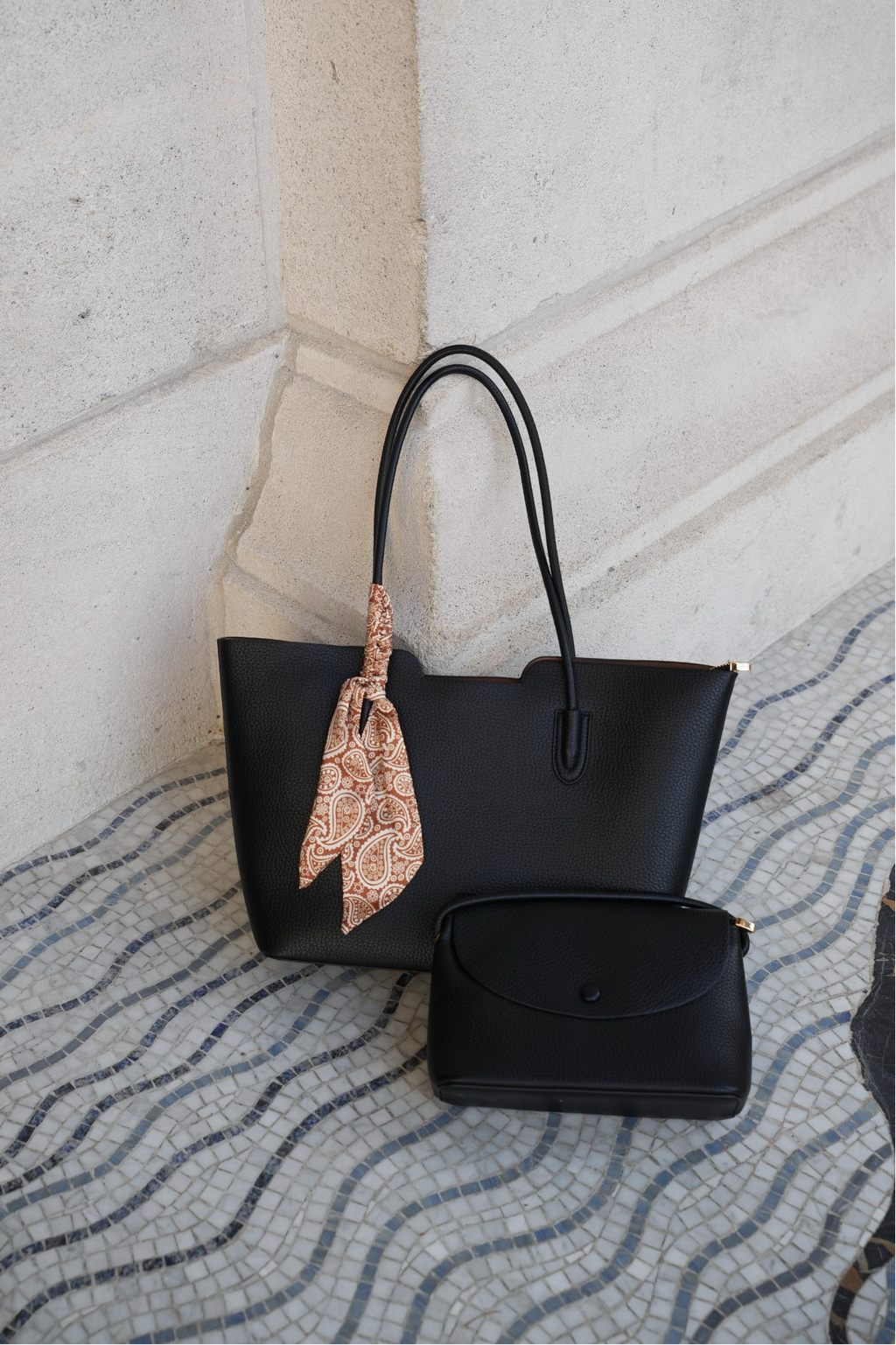 SELVARA TOTE BAG BLACK