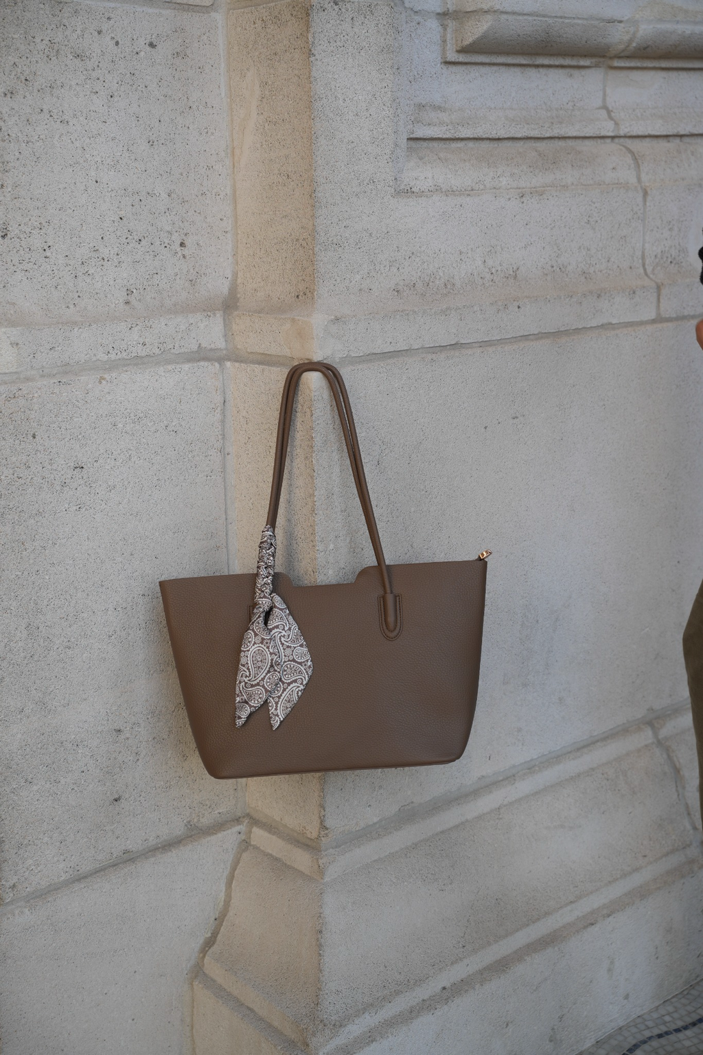 SELVARA TOTE BAG TAUPE