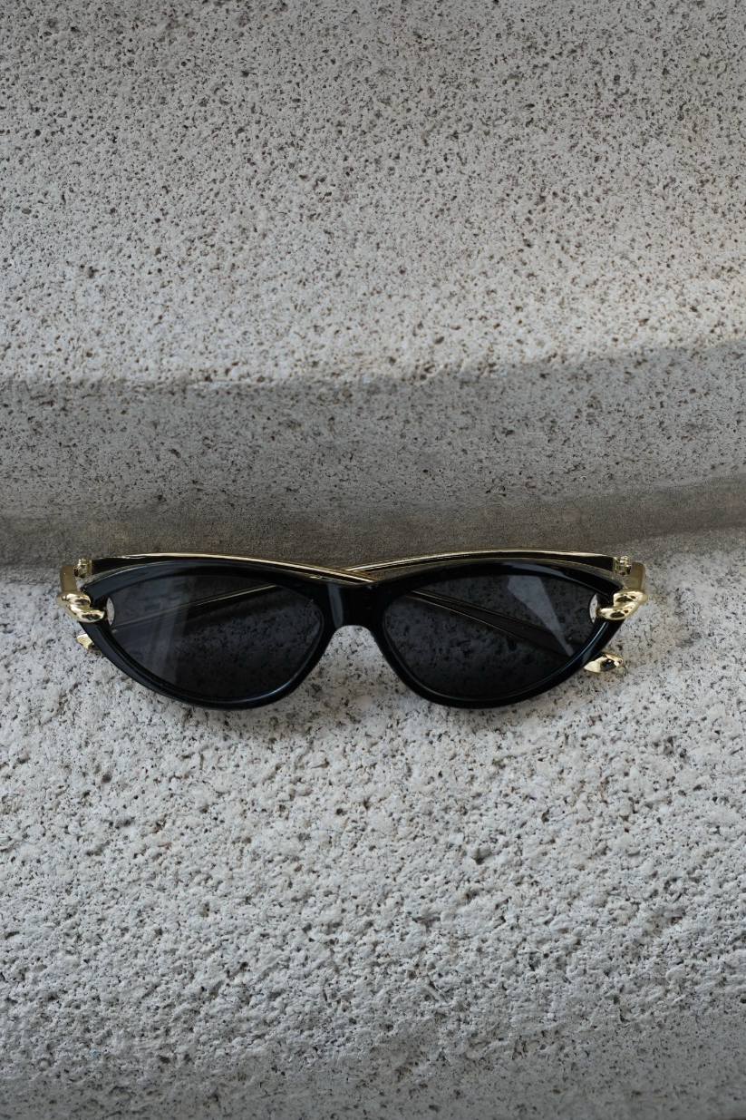 ELISE - BLACK CAT-EYE SUNGLASSES