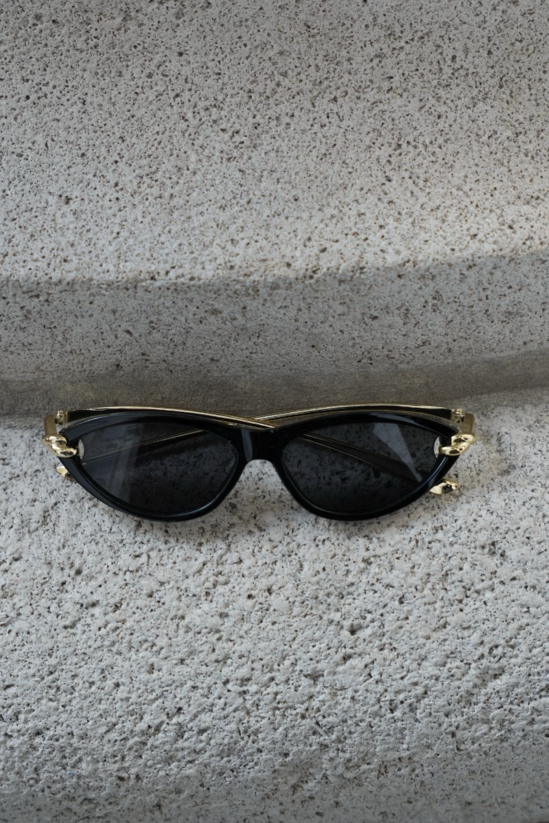ELISE - BLACK CAT-EYE SUNGLASSES