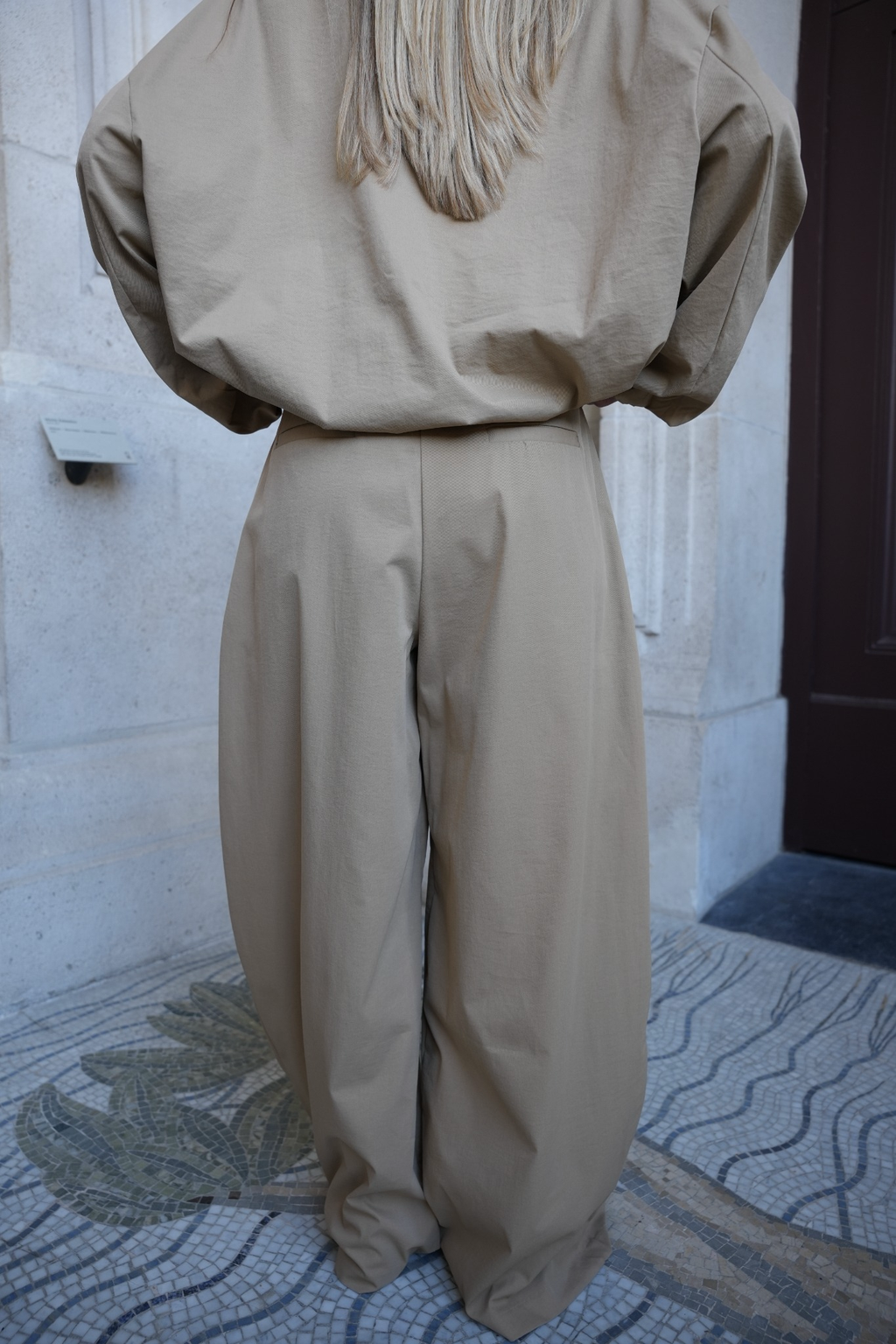 SOLENNE PLEATED TROUSERS BEIGE
