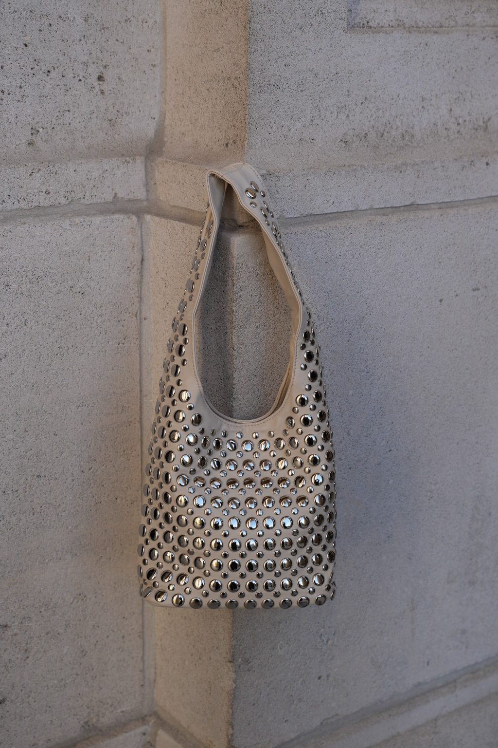 VALCERO BUCKET BAG CREAM