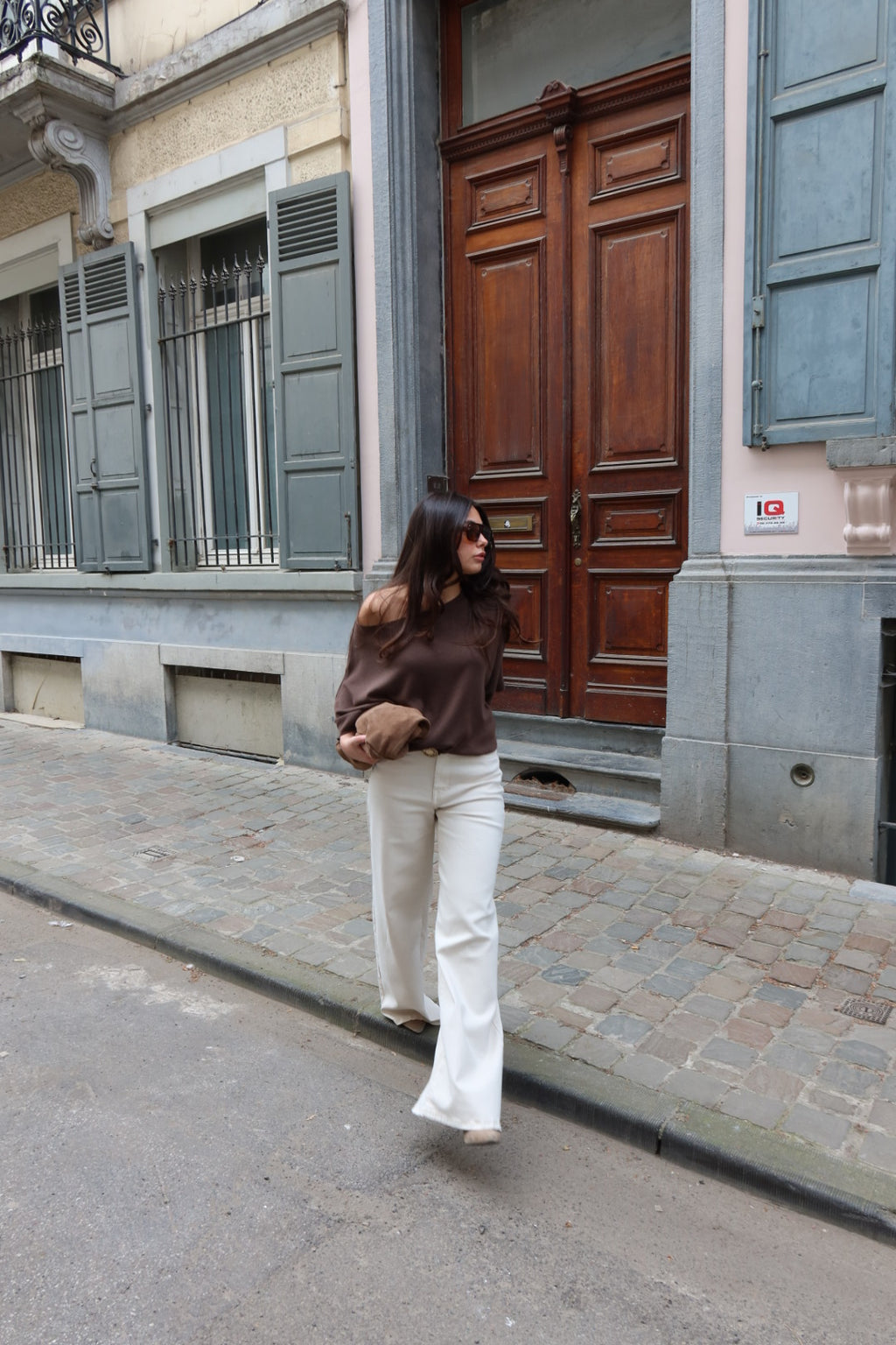 ISALINE ASYMMETRIC OFF-SHOULDER KNIT TOP - BROWN