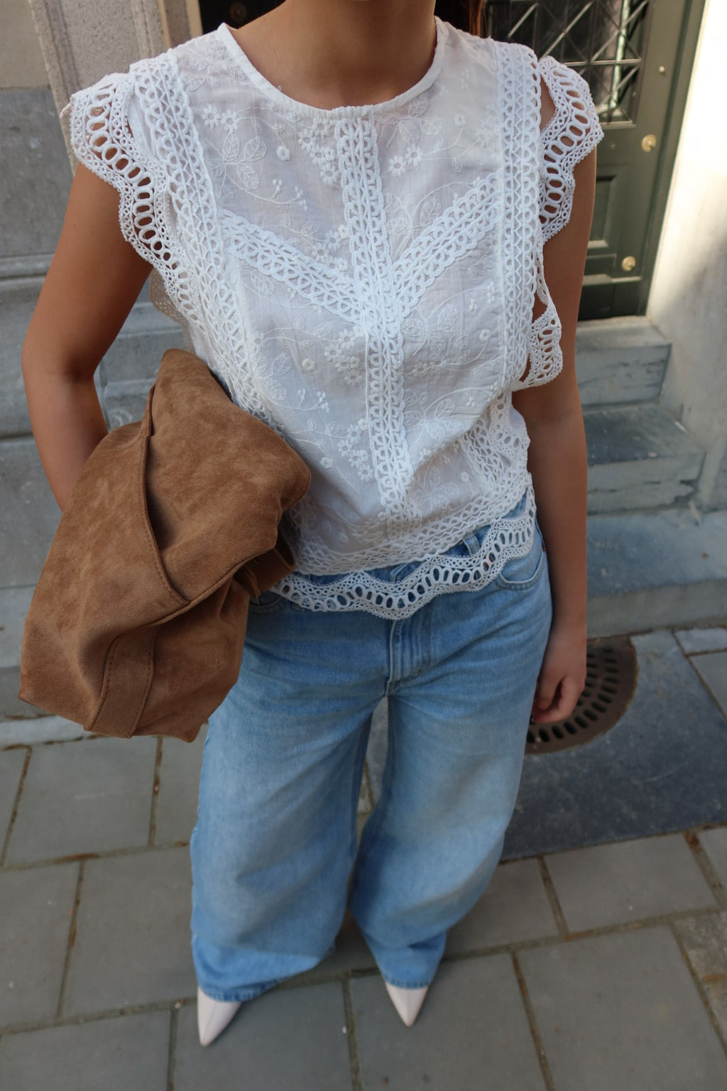 LUNA DETAIL BLOUSE TOP - WHITE
