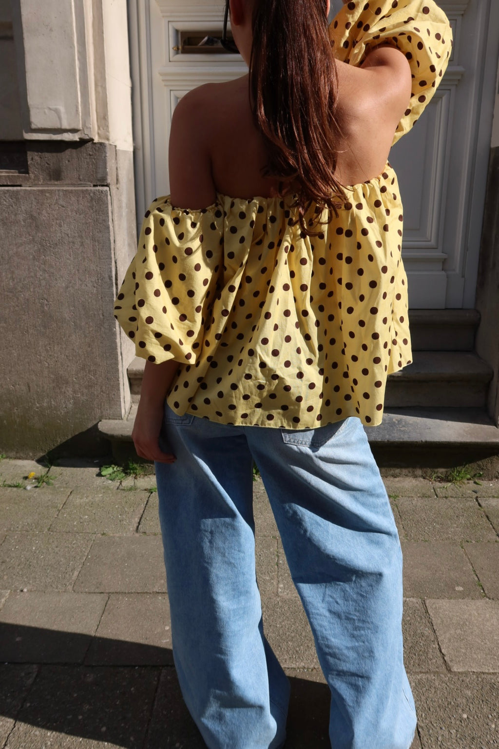ARELLE OFF-SHOULDER CROPPED BLOUSE – POLKA DOTS (YELLOW/BROWN)
