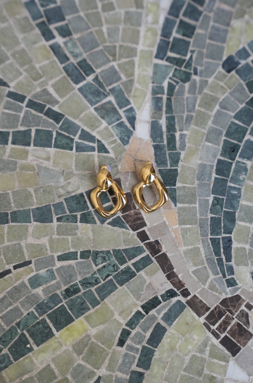 ELIN EARRINGS GOLD