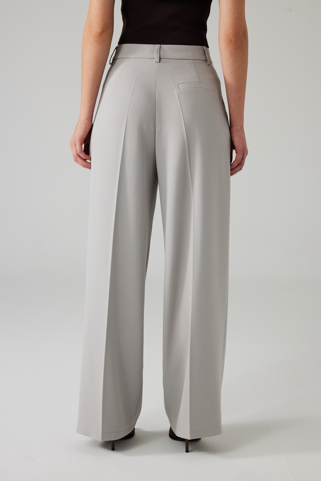 ZELVORA TROUSER LIGHT GREY