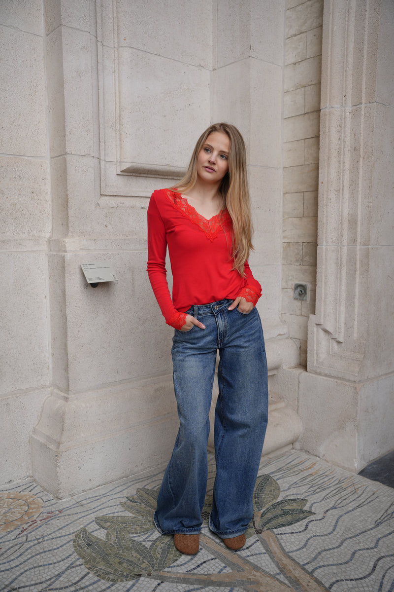 VARENA LACE TOP RED