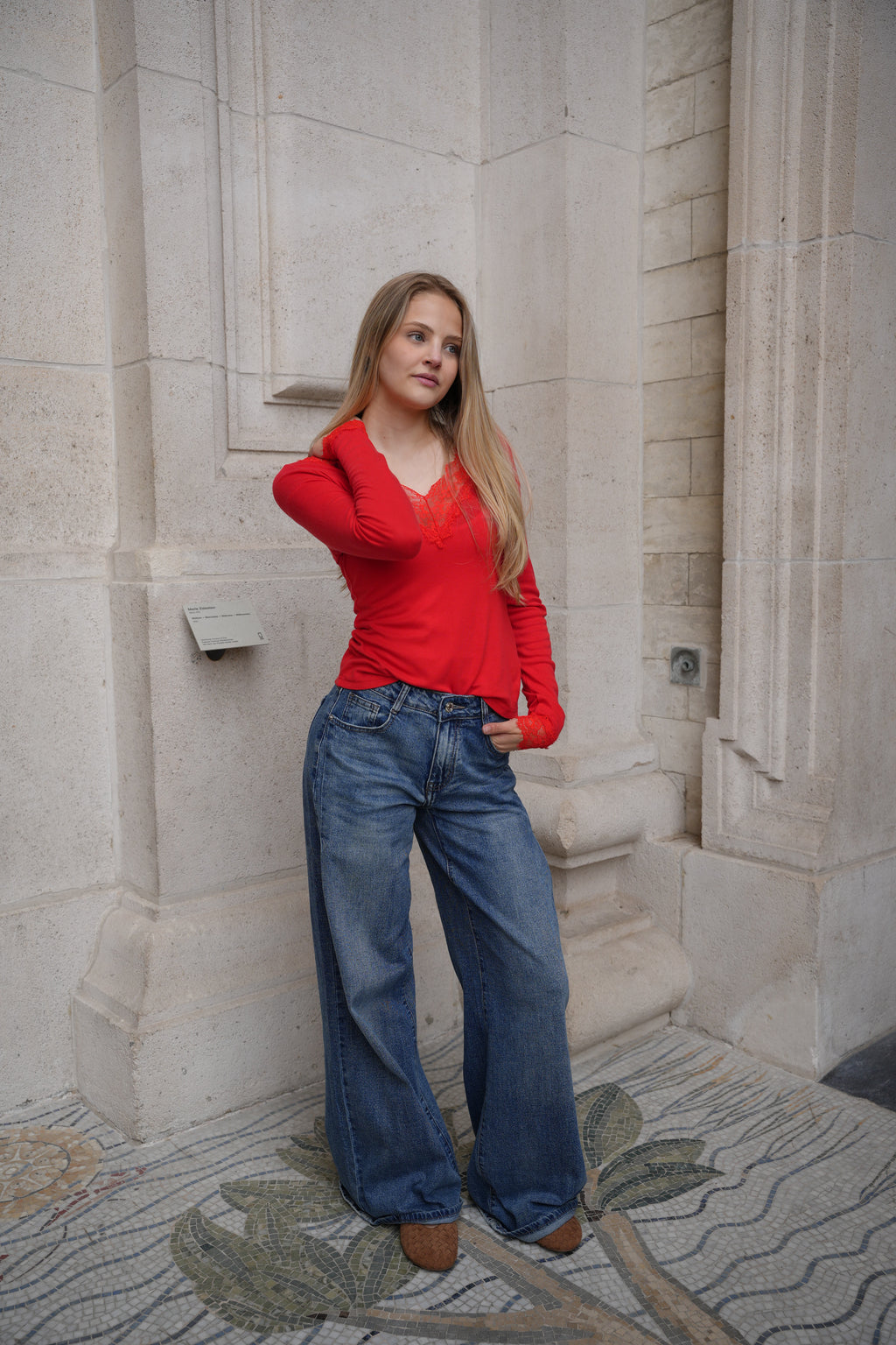 VARENA LACE TOP RED